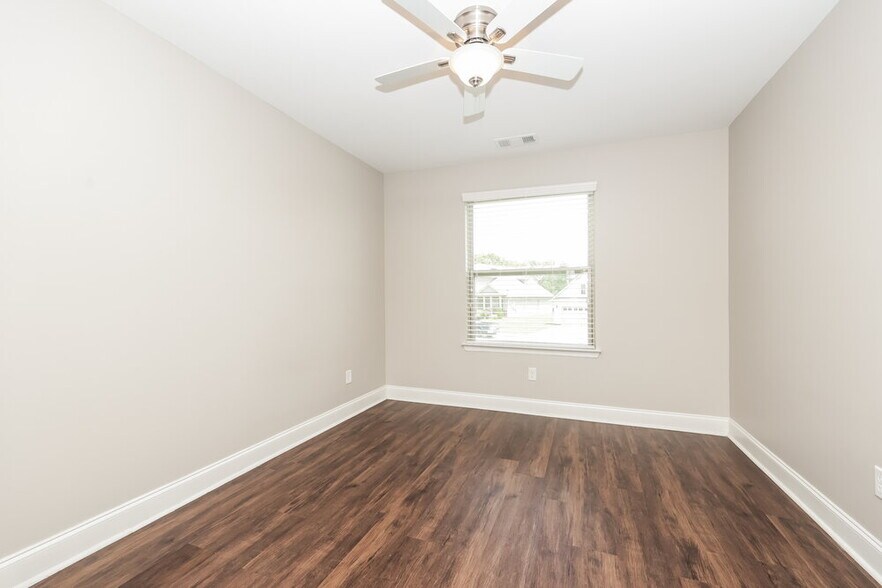 Building Photo - 1005 Keeneland Dr