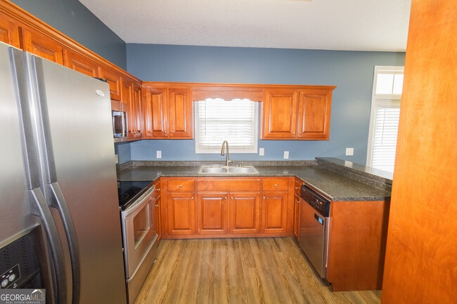 Building Photo - 319 W Leyland Ct