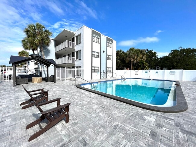 Building Photo - VillaDova Apartments