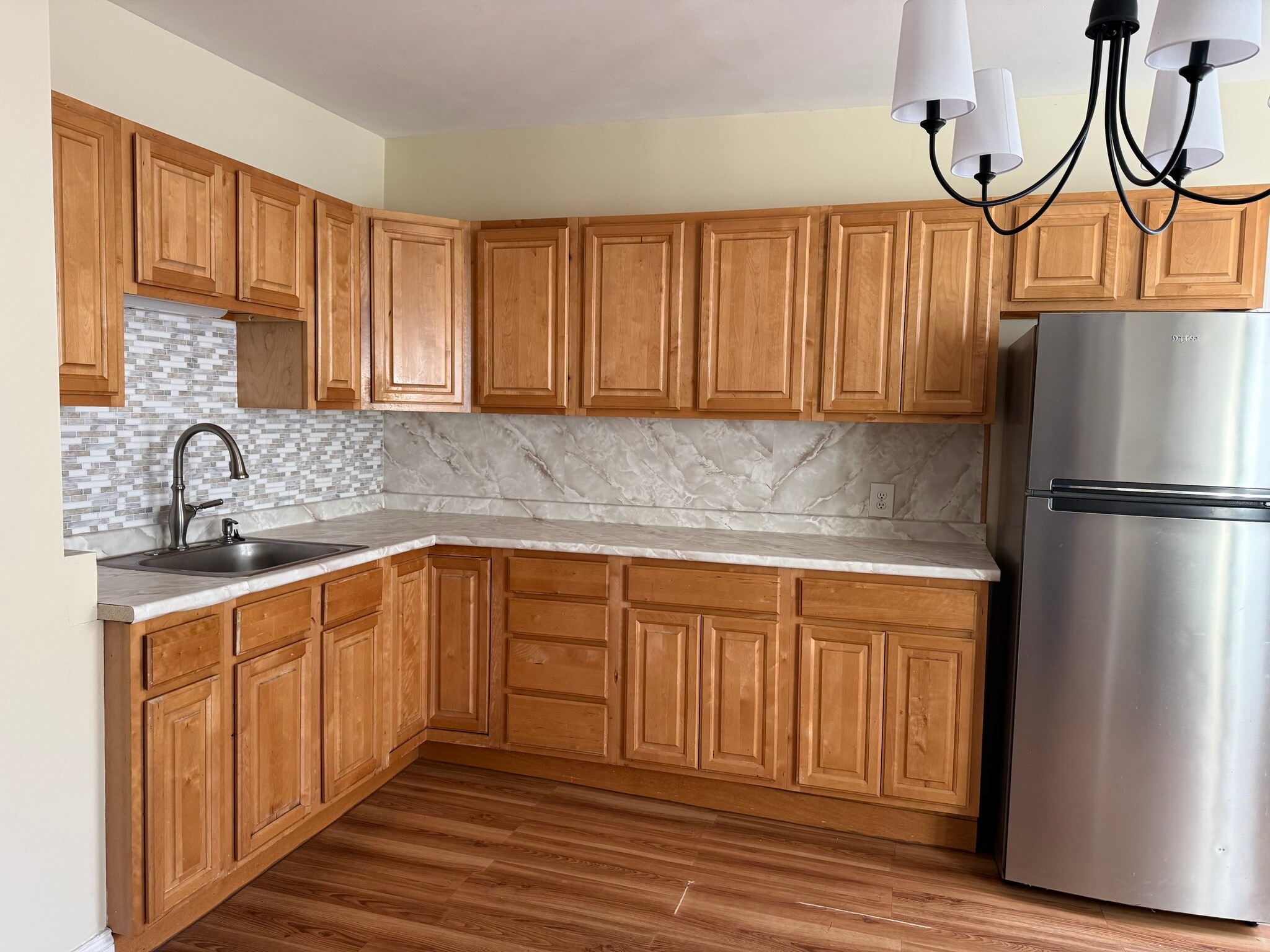 Building Photo - 18 Holmes St