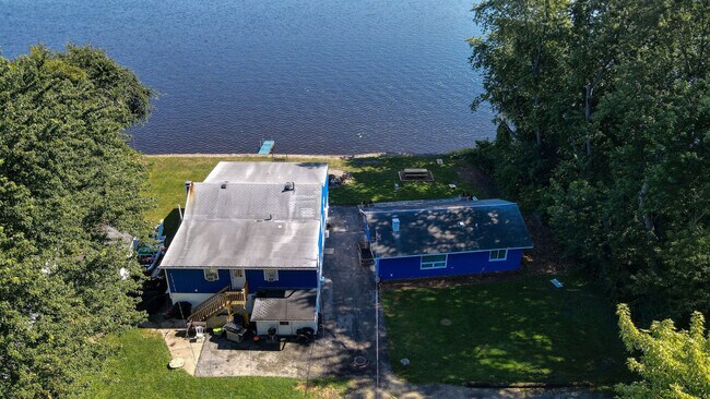 Building Photo - 39259 N Jackson Dr