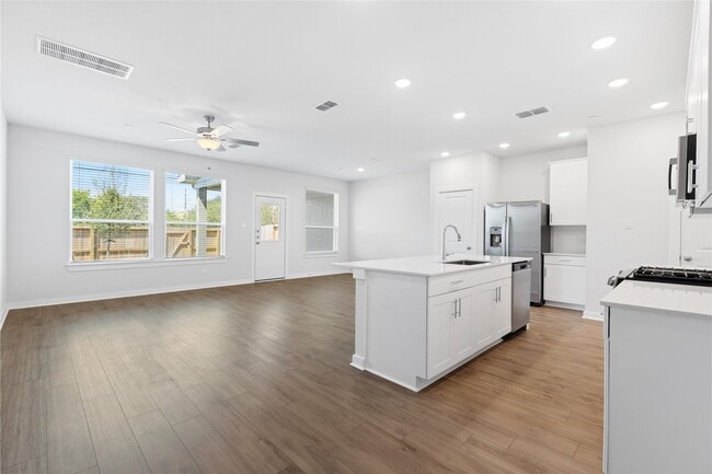 Building Photo - 8117 Danson Ln