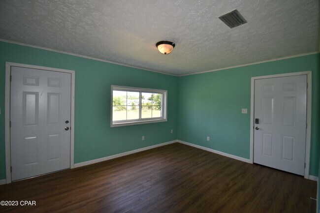 Building Photo - 1815 Arthur Ave