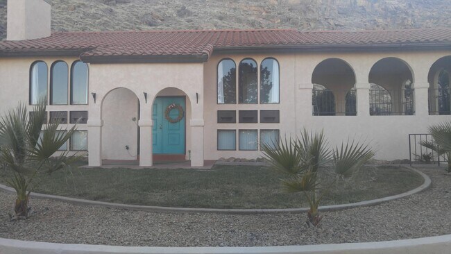 Primary Photo - 1545 Montezuma Cir