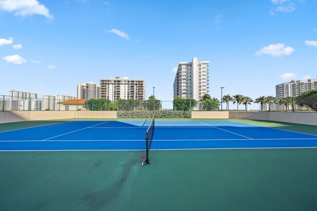 Building Photo - 3020 NE 32nd Ave