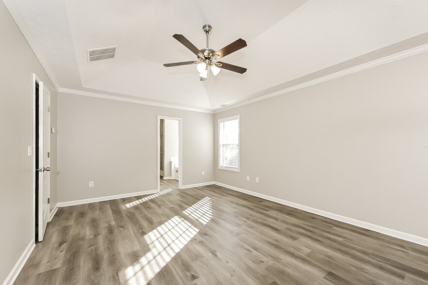 Building Photo - 129 Makenna Dr