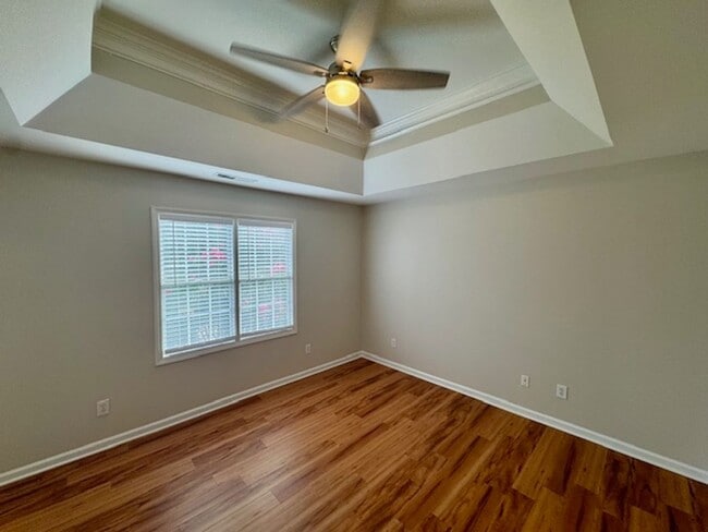 Building Photo - Stylish Living on a Cul-de-Sac in The Poin...