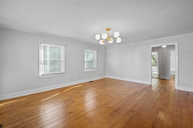 Building Photo - 3 Bedroom, 2 Bathroom Cottage In the Heart of Downtown Wilmington