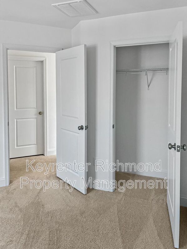 Building Photo - 13801 Randolph Pond Ln