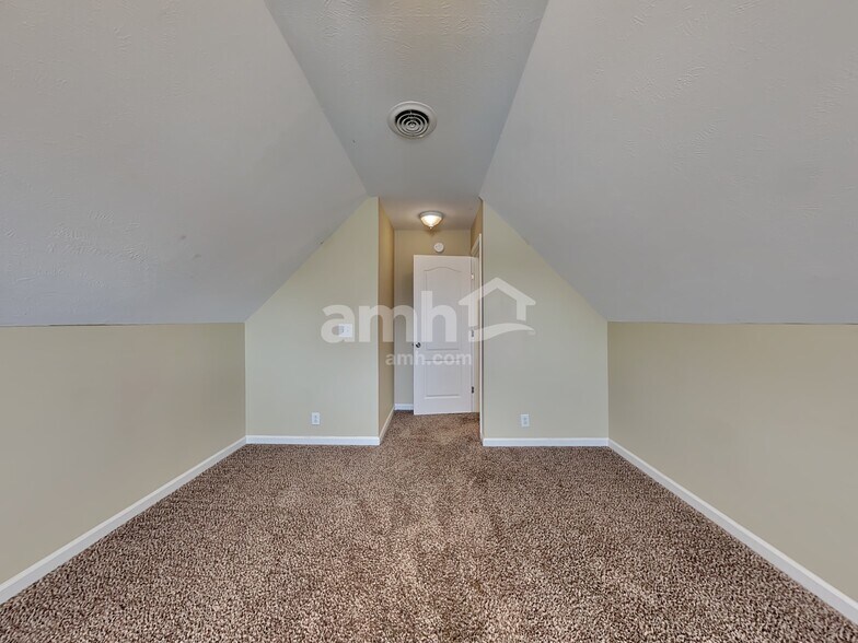 Building Photo - 3146 Jenkins Dr