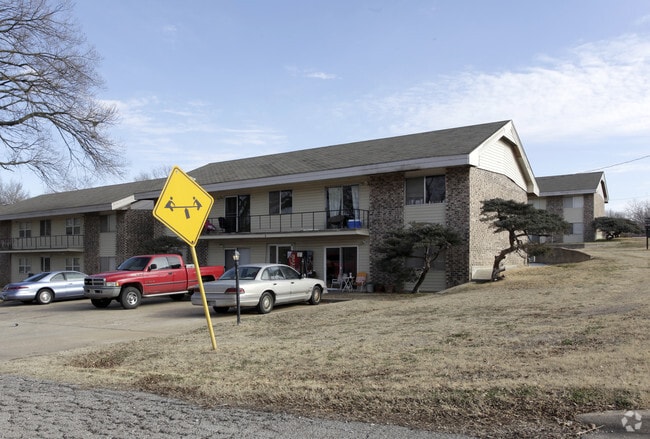 Building Photo - Edgewood Apartments
