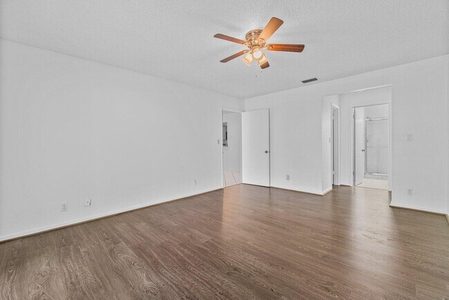 Building Photo - 5710 Princess Palm Ct