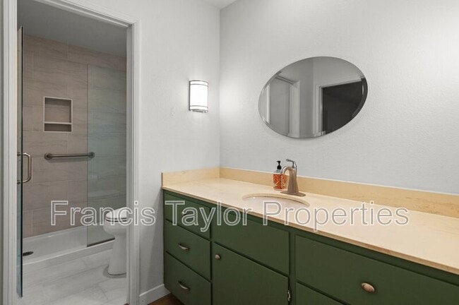 Building Photo - 10204 Lake Meadow Ln