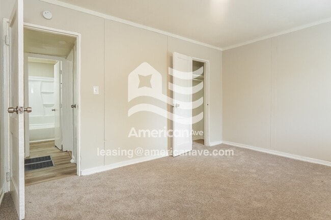 Building Photo - 529 Seminole Cir