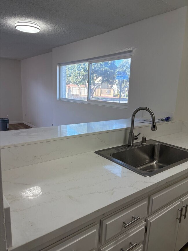 Building Photo - hbr4882