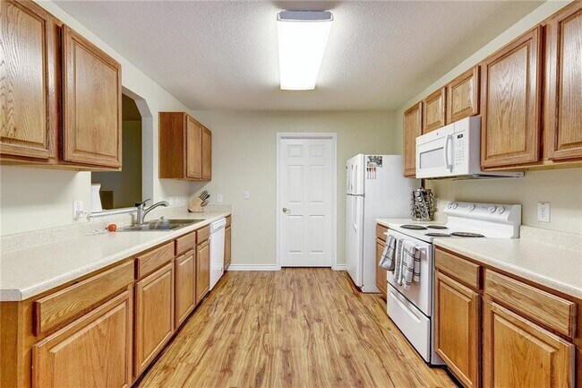 Building Photo - 1432 Anise Dr
