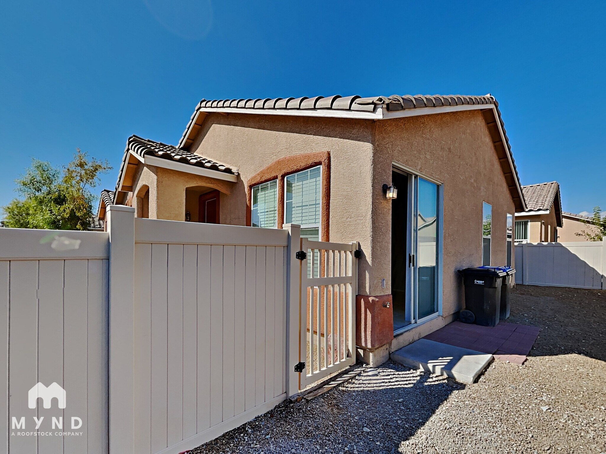 Building Photo - 2500 Birds Nest Cactus Ct