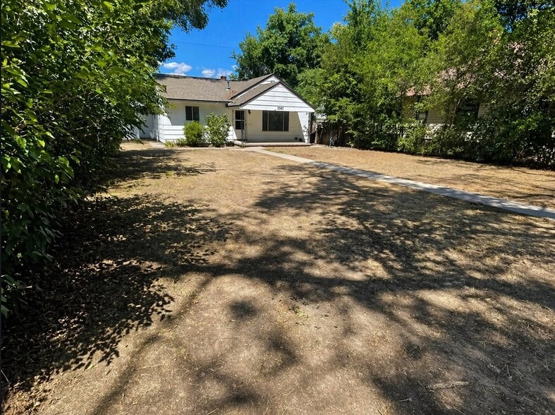 Building Photo - 2317 Cedar St