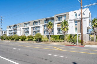 Building Photo - 8820 Belford Ave