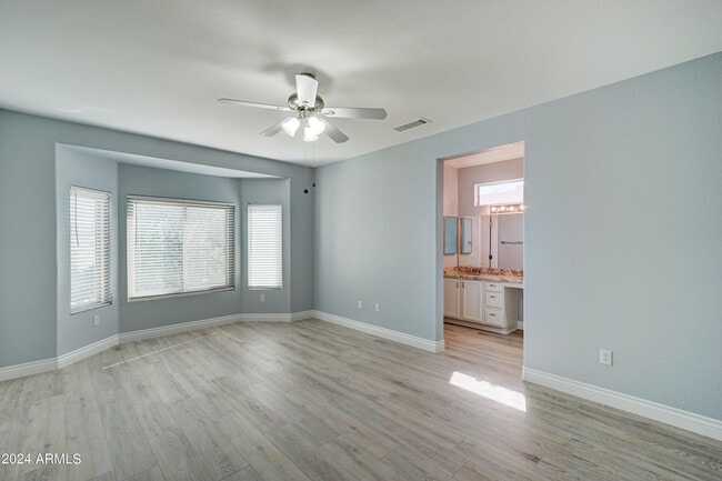 Building Photo - 16457 W Rock Springs Ln