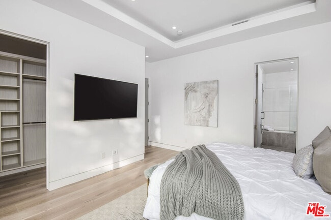 Building Photo - 350 N Harper Ave