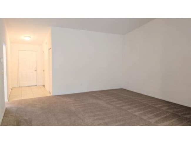 Building Photo - Duplex