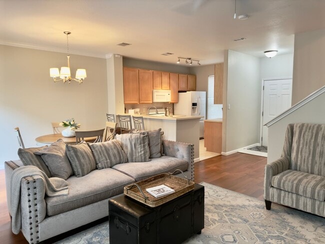 Building Photo - 2 Bedroom Townhome in Westcreek Ranch
