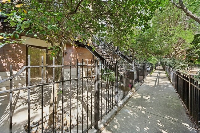 Building Photo - 1341 S Indiana Ave