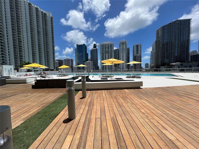 Building Photo - 92 SW 3rd St