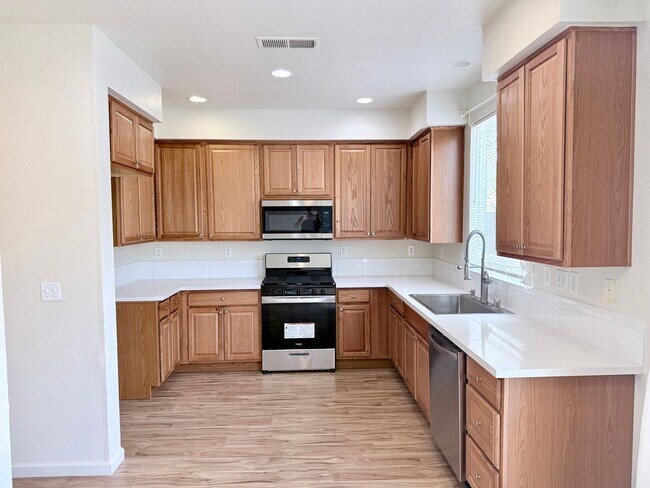 Building Photo - 4931 Winamac Dr