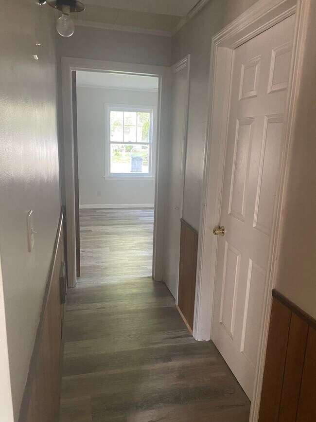 Building Photo - 2225 S Osage Ave