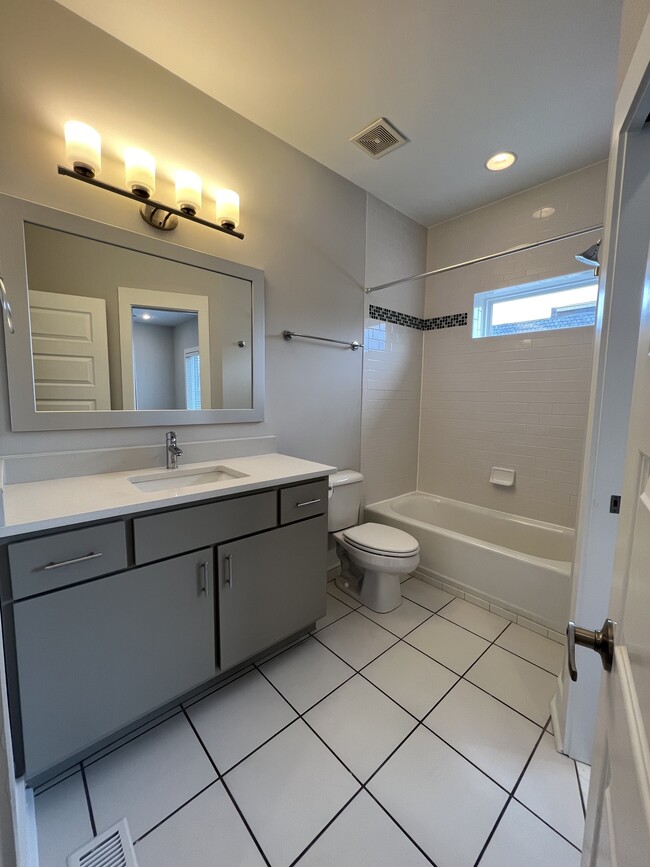 Master Bath - 1701 6th Ave N