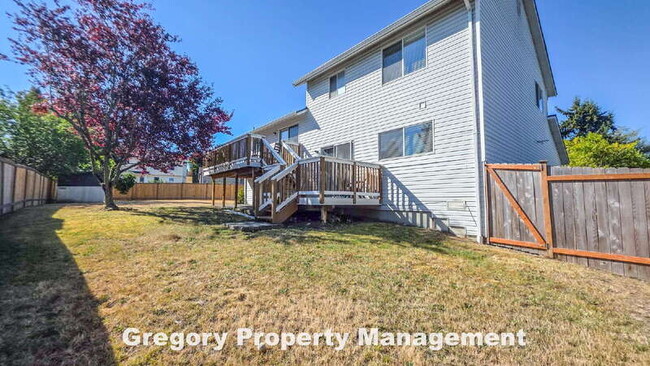 Building Photo - 7 60th Pl SE