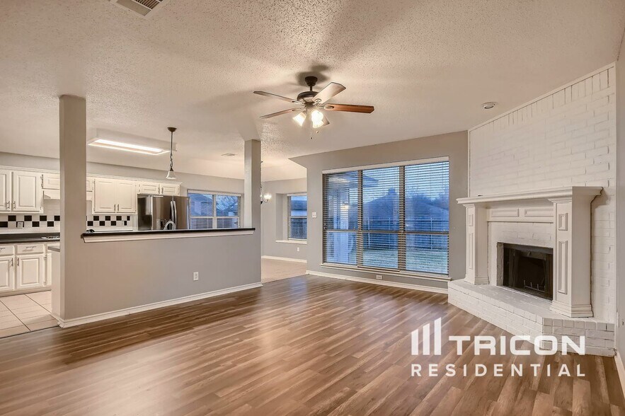 Building Photo - 2021 Cantura Dr