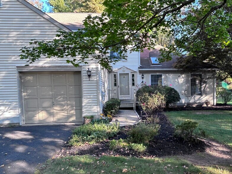 Primary Photo - 88 Commonwealth Dr