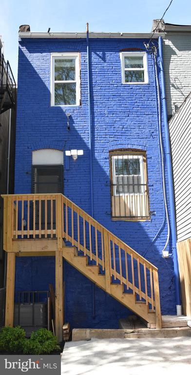 Building Photo - 2225 W Baltimore St