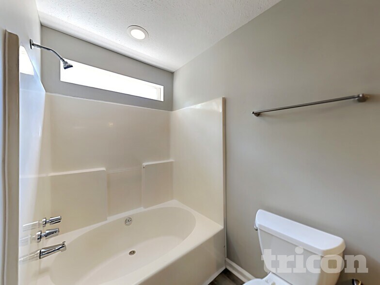 Building Photo - 5713 Briarwick Ct