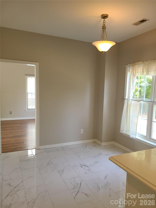 Building Photo - 9509 Mitchell Glen Dr