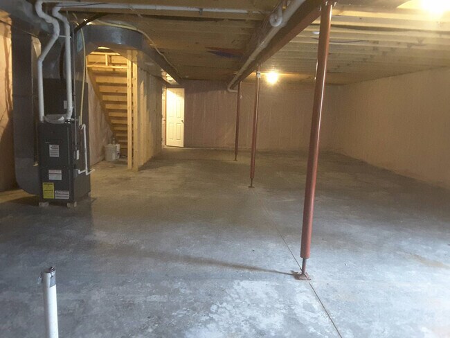 Building Photo - Beautiful 3 Bedroom 2 Bath Home in Elkhart!