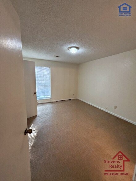 Building Photo - 459 Oriole Dr