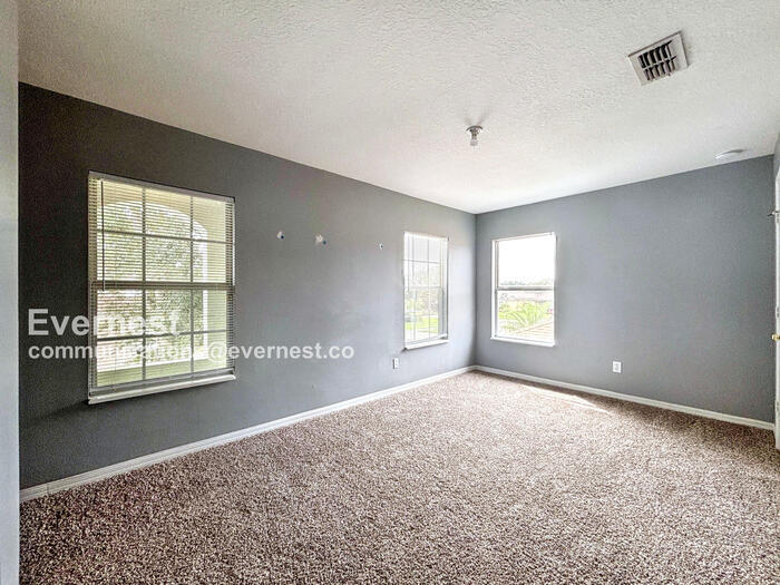 Building Photo - 2806 Polson Dr