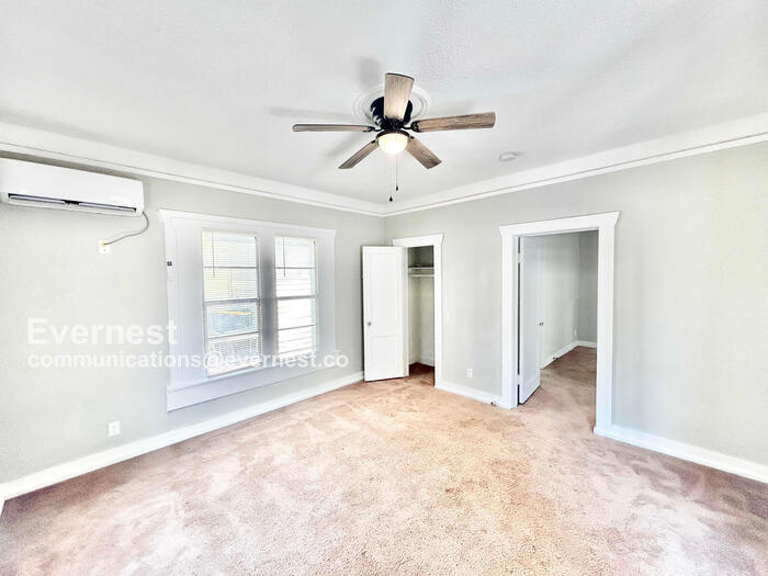 Building Photo - 3216 Ellis Ave