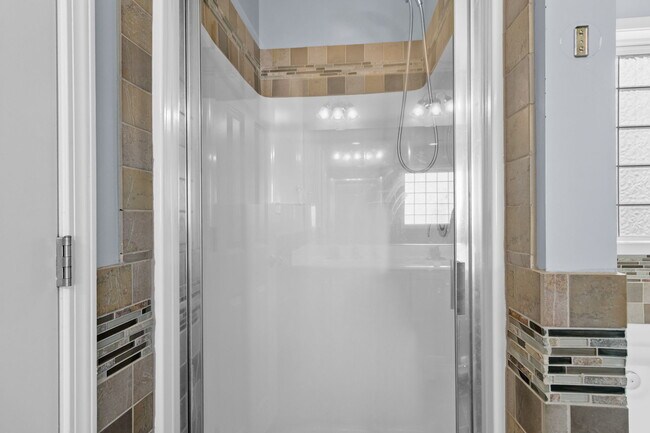 Building Photo - 269 Declaration Dr