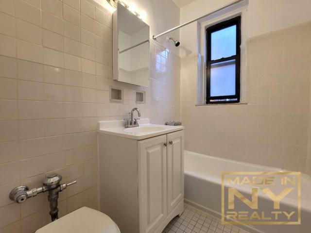 Building Photo - 1 bedroom in ASTORIA NY 11102