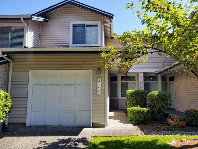 Primary Photo - Issaquah Location With Peek-a-Boo Views