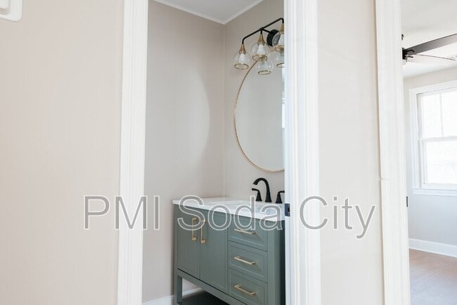 Building Photo - 332 Guilford St