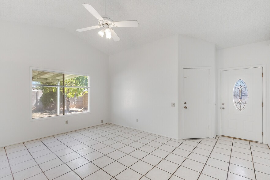 Building Photo - 16216 N 16th Pl