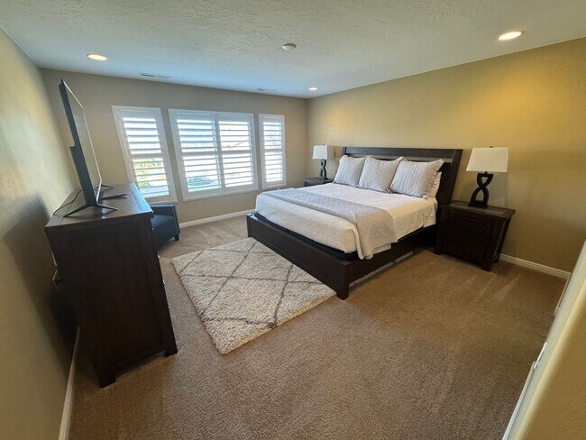 Building Photo - Beautiful 2 Bed / 2 Bath Home in Sun River...