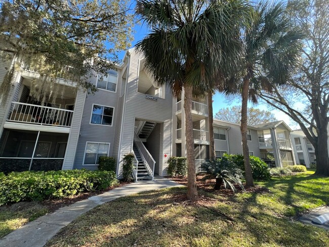 Building Photo - Lake Mary Condo ~ New Paint, Laminate Floo...