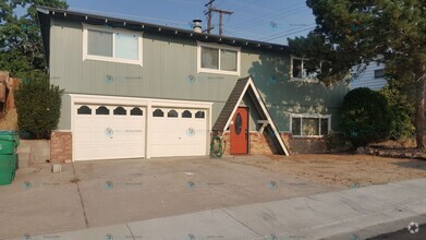 Building Photo - Perfect home in Reno with 2 car garage, ba...